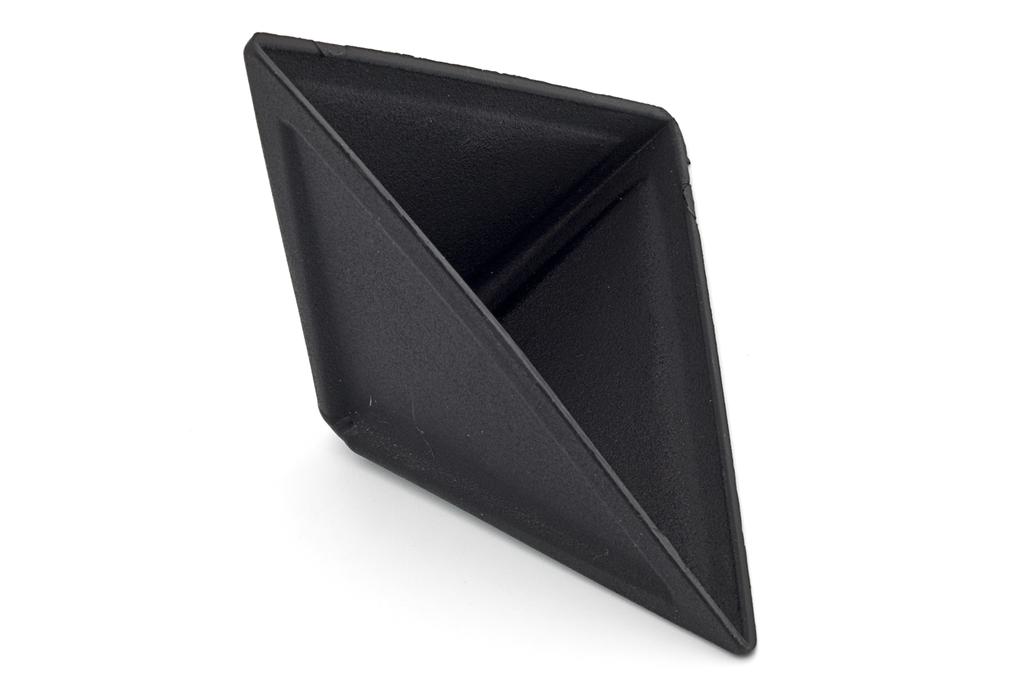 CANTONERA PIRAMIDAL 96X96 MM. NEGRO