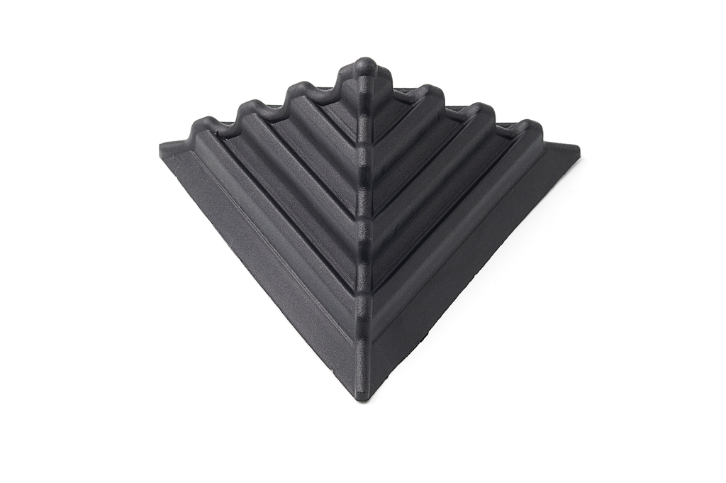 CANTONERA PIRAMIDAL ONDULADA 105X105 MM. NEGRO