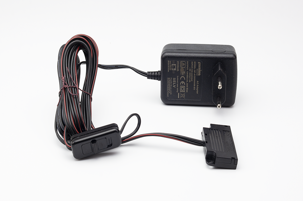 TRANSFORMADOR LED "PLUG" 36 W. A/CABLE 2000 MM. A/INTERRUPTOR MA A/CAIXA 6 CON. NEGRE